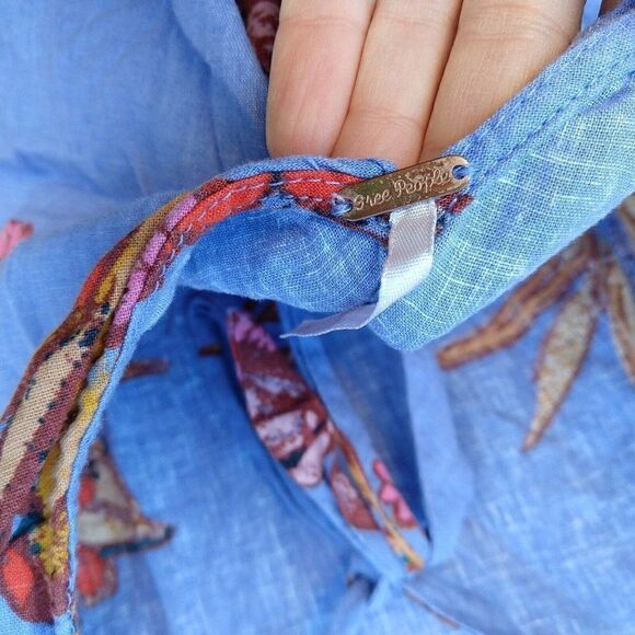 Free People Summer in Tulum Tunic Top Size S Blue Floral Linen Blend Flutter - Picture 8 of 9
